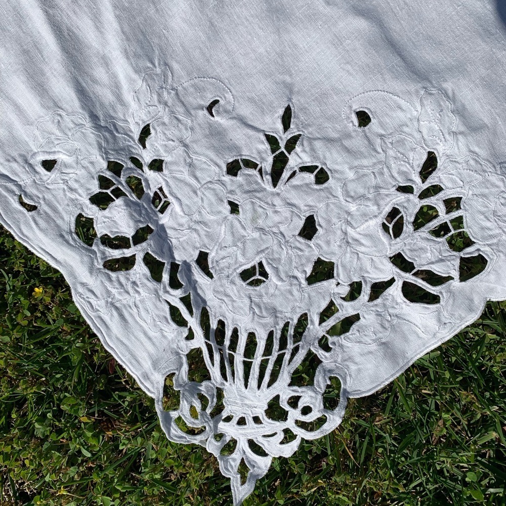 Table cloth - Picture 3 of 8